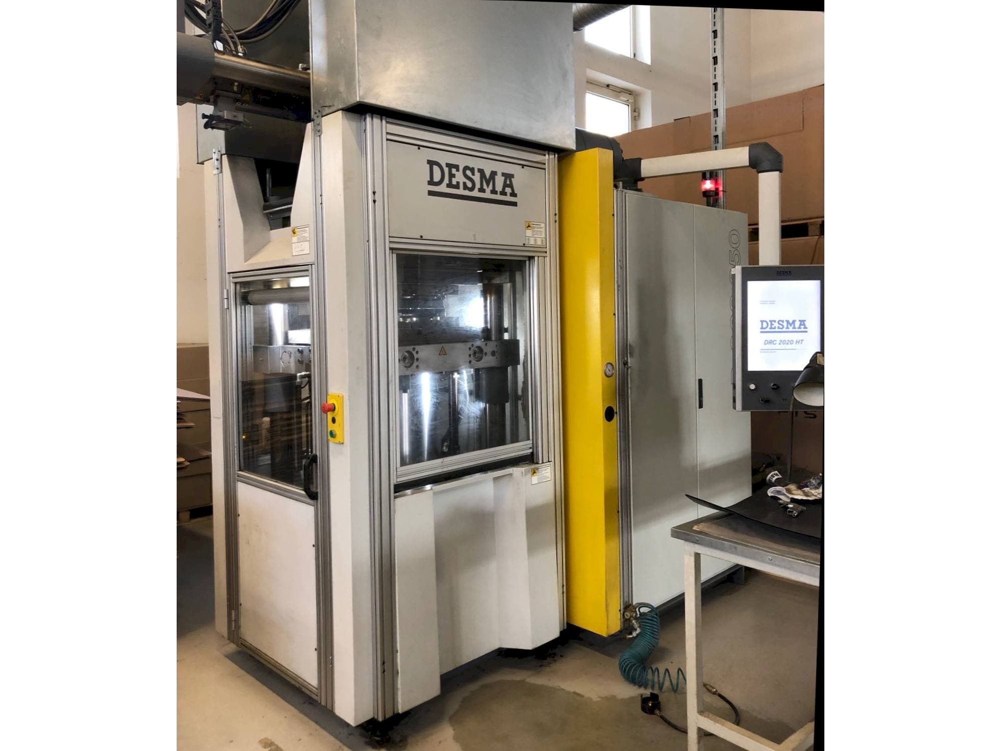 Frontansicht der Kloeckner Desma D 968.250 ZO  Maschine