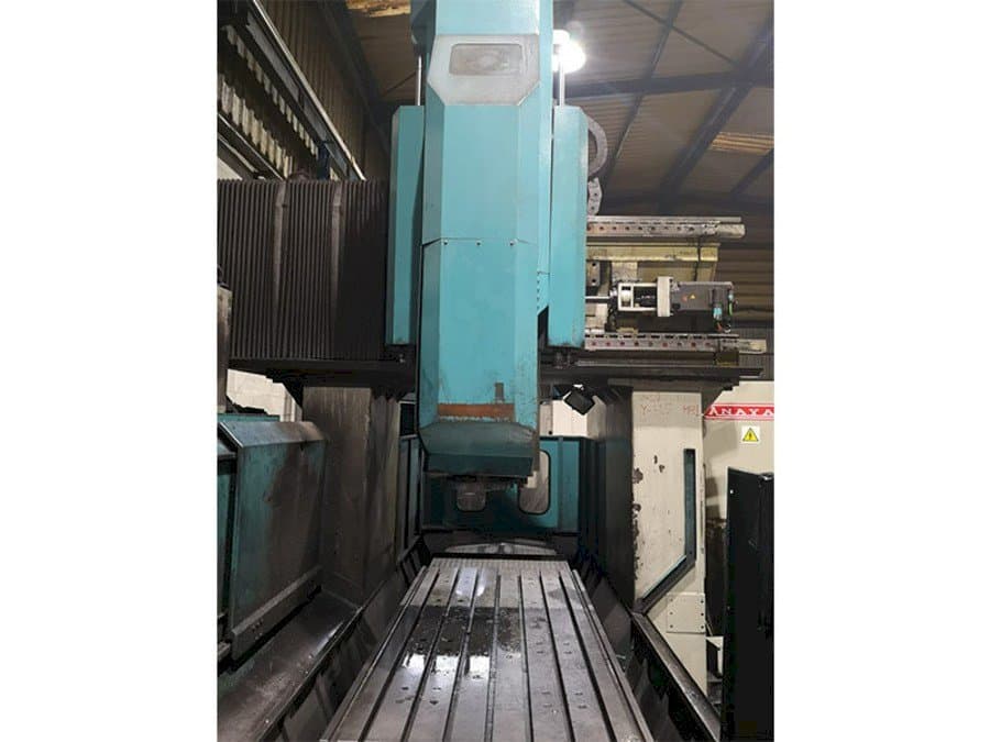 Frontansicht der ANAYAK P-2000 Maschine