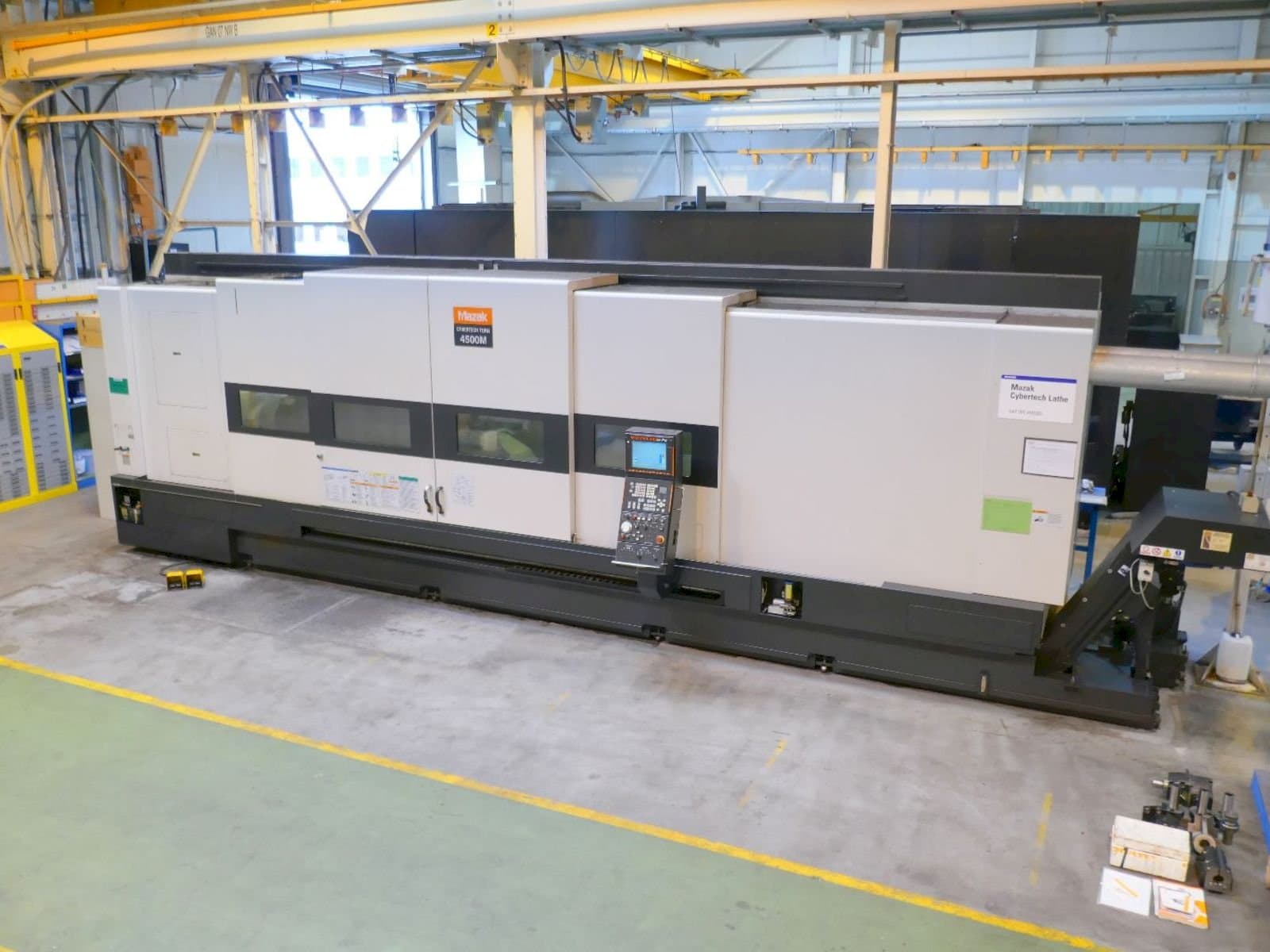 Frontansicht der Mazak CYBERTECH TURN 4500M  Maschine