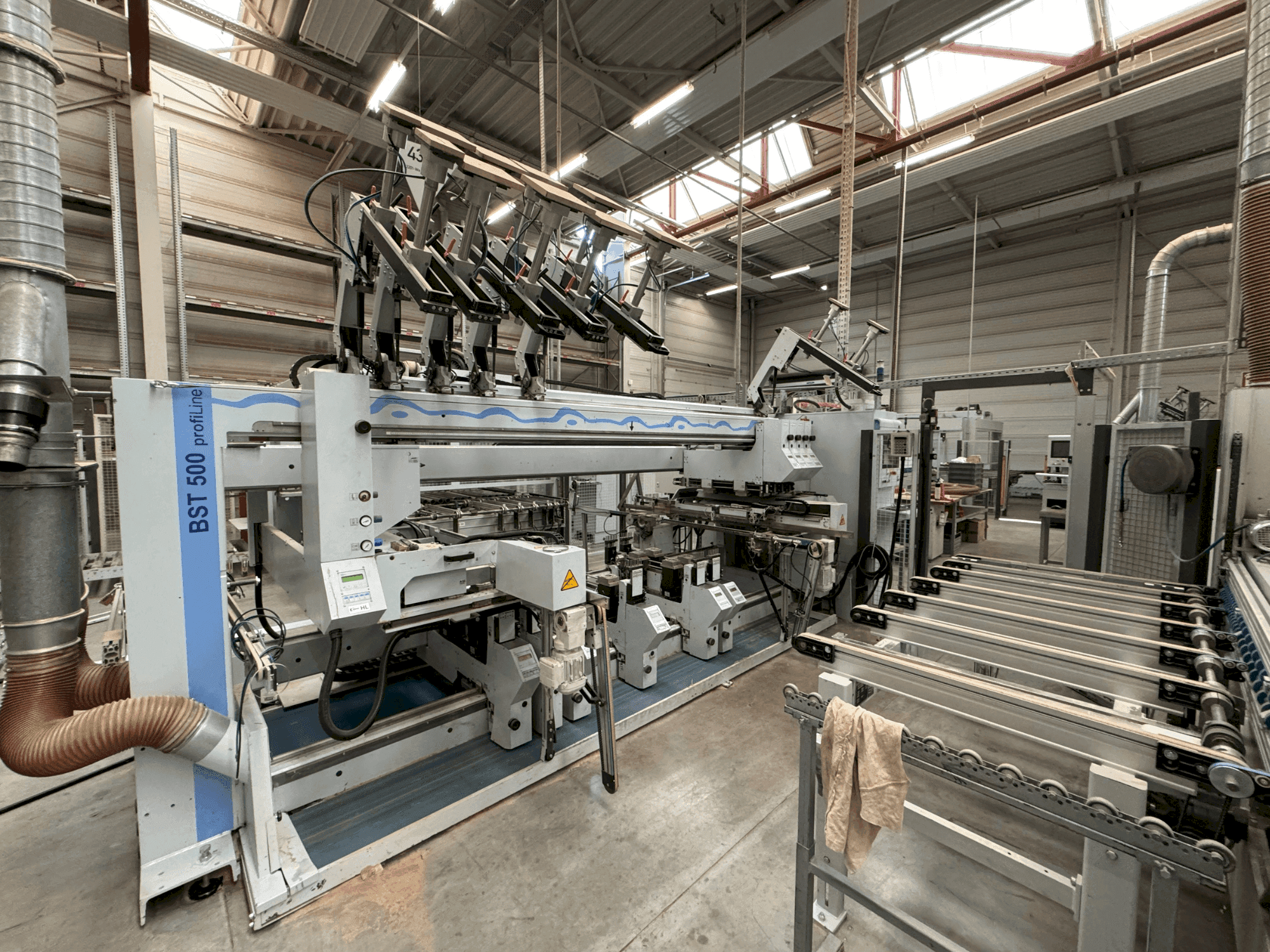 Frontansicht der Weeke profiLine BST 500/D  Maschine