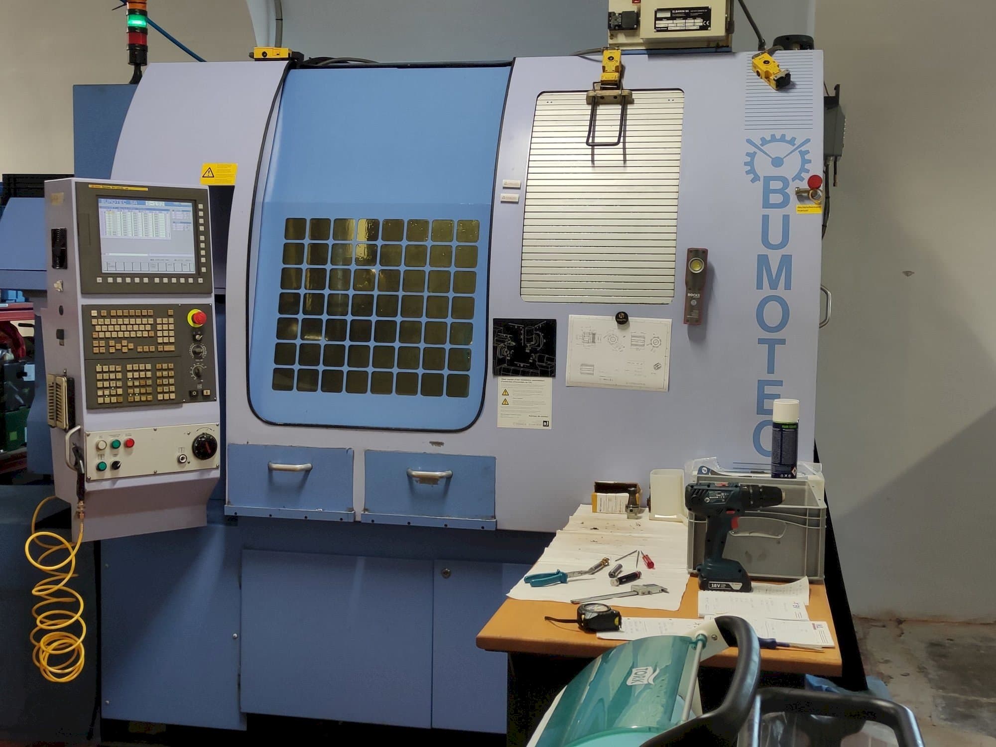 Frontansicht der Bumotec S-192FT Maschine