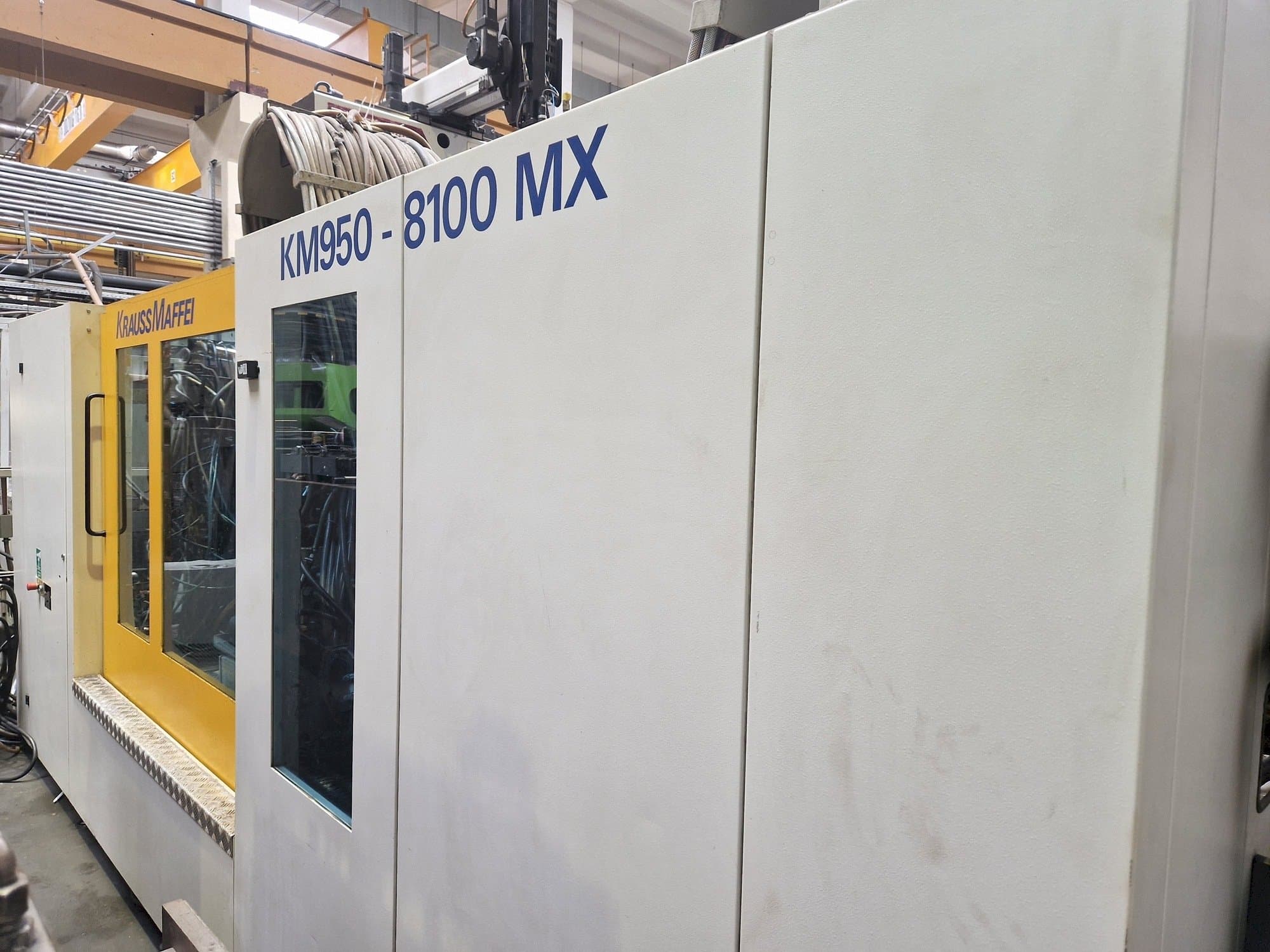 Frontansicht der Krauss Maffei 950-8100 MX Maschine