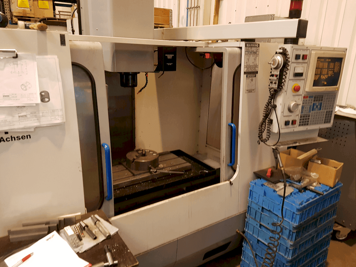 Frontansicht der HAAS VF1 Maschine