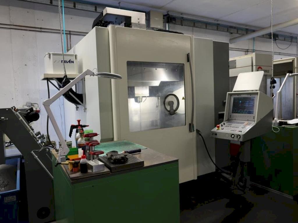 Frontansicht der DMG DMC65V Maschine