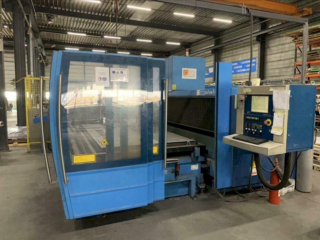 Frontansicht der Prima Power Platino 1530 Maschine