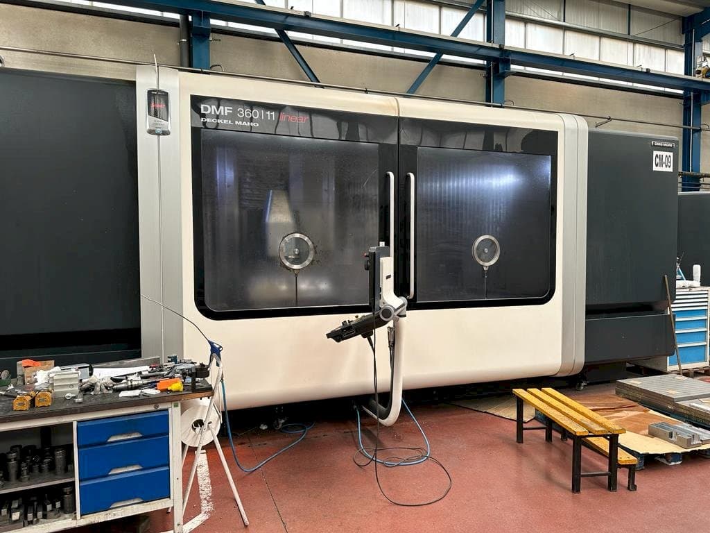 Frontansicht der DECKEL MAHO DMF 360-11 Maschine