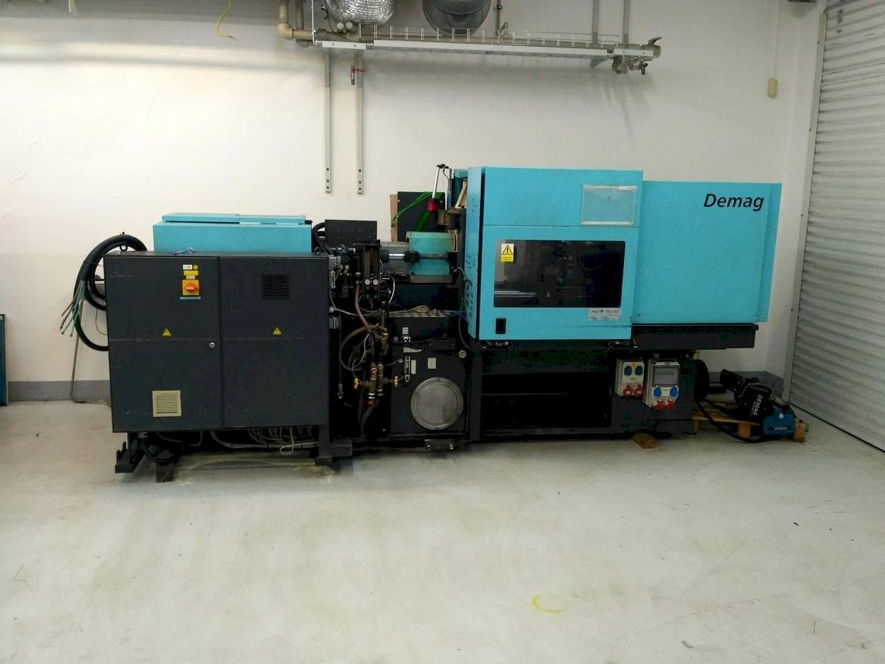 Frontansicht der DEMAG Ergotech Concept 800/420-310 Maschine
