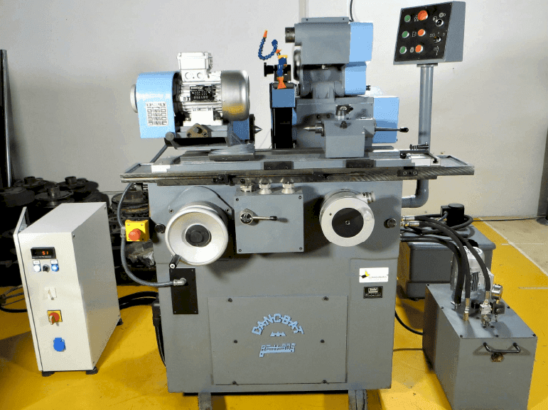Frontansicht der DANOBAT RE H 305 Maschine