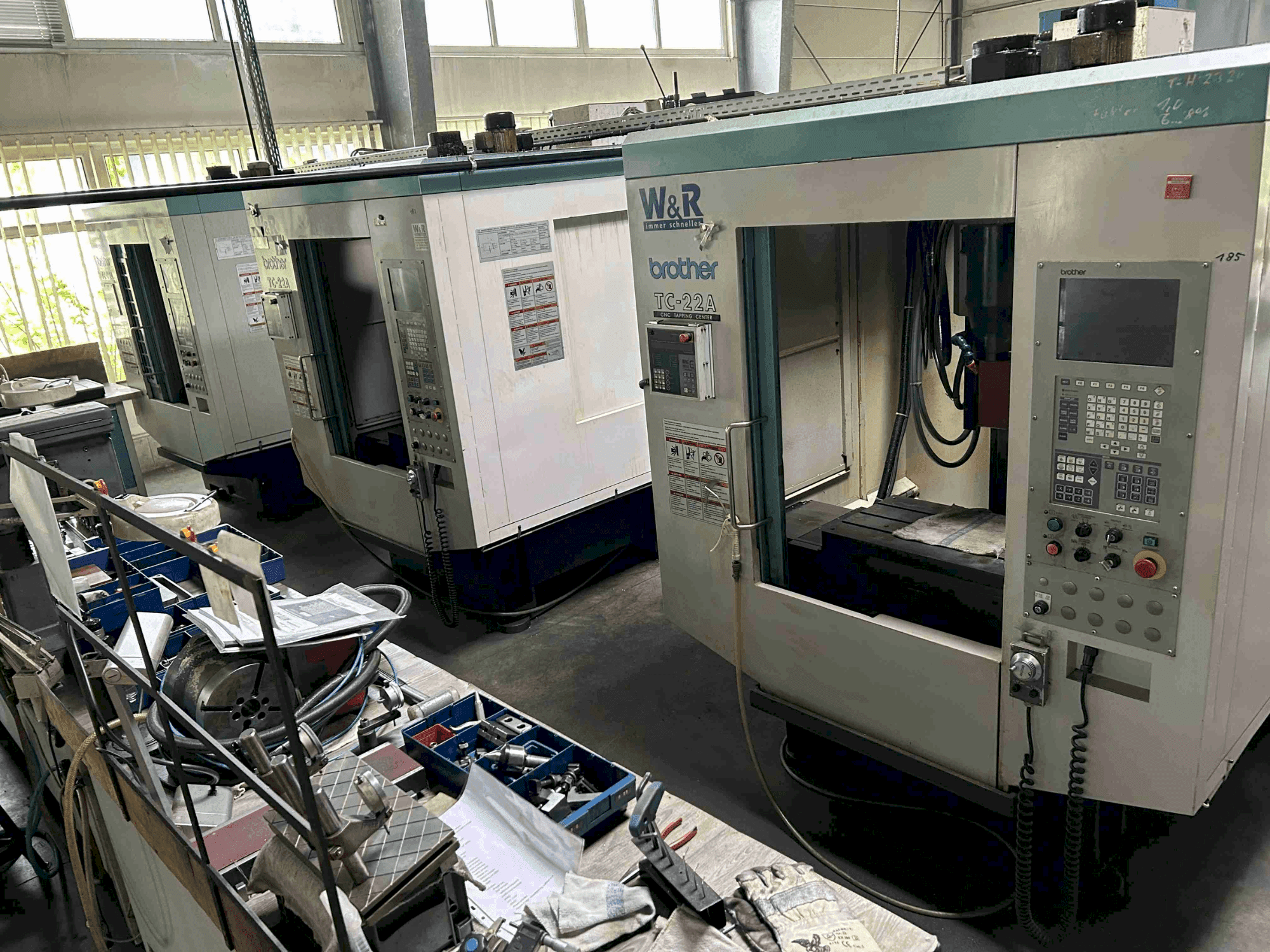 Frontansicht der Brother TC-22A Maschine