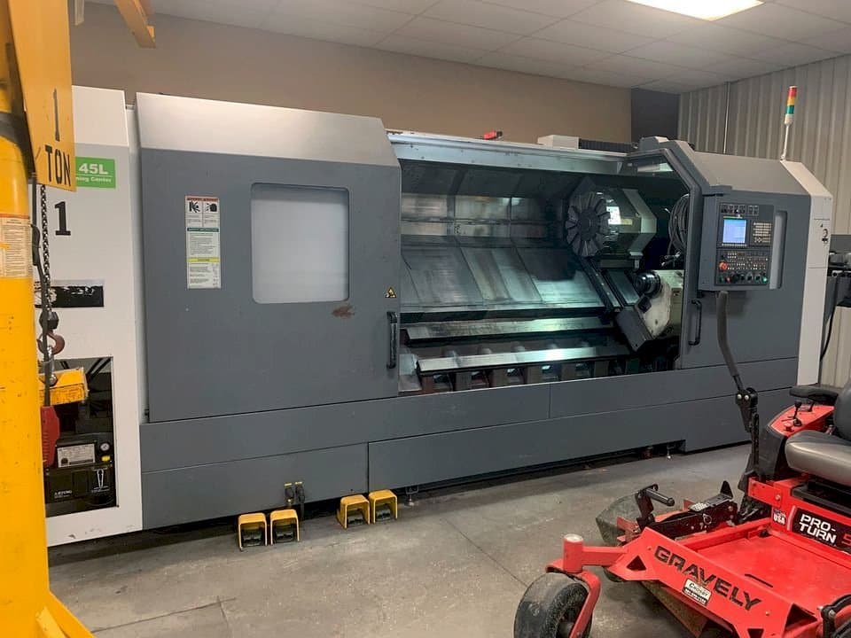 Linke Seitenansicht der DMC DL 45L Maschine