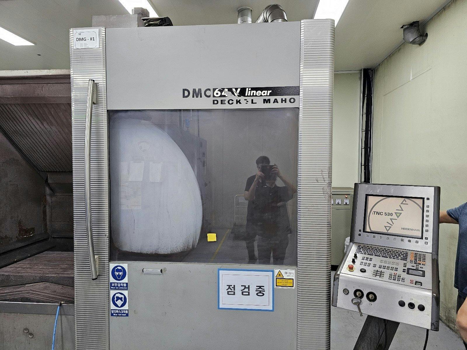 Frontansicht der DECKEL MAHO DMC 64V linear  Maschine