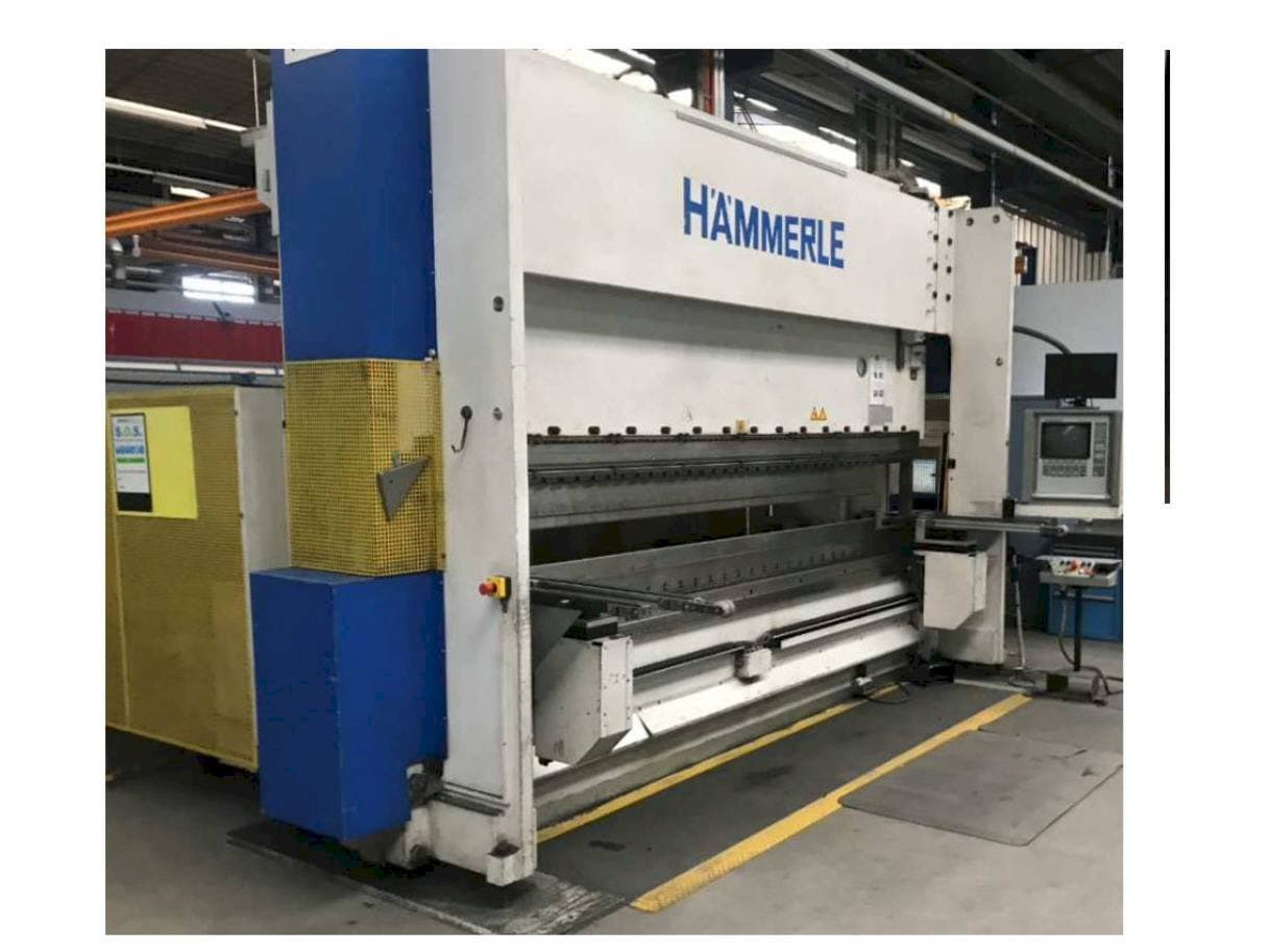 Frontansicht der HAMMERLE BM 200 - 4100 Maschine