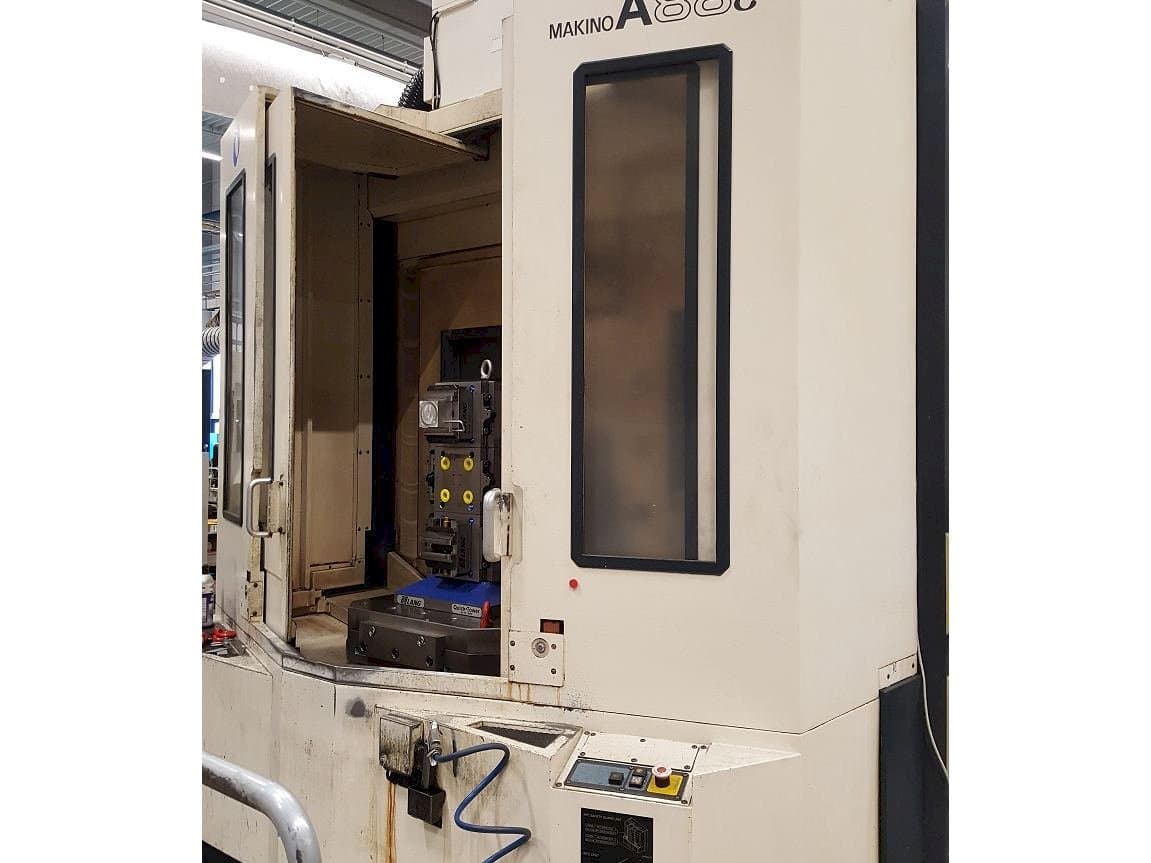 Frontansicht der Makino A88E Maschine
