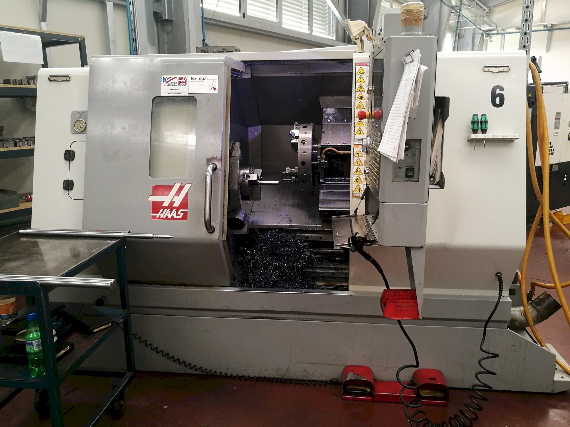 Frontansicht der HAAS SL-20THE Maschine