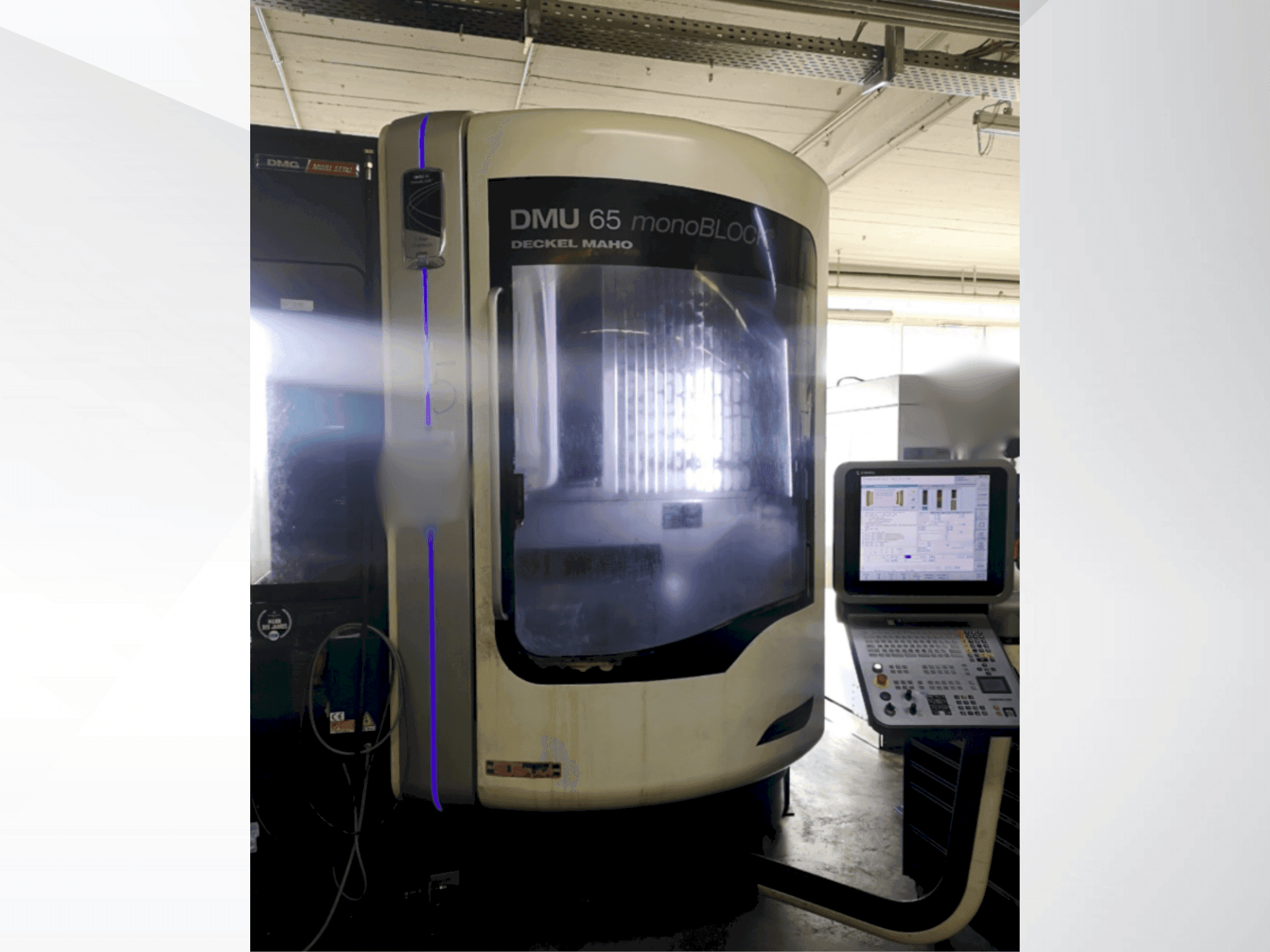 Frontansicht der DECKEL MAHO DMU 60 monoBlock Maschine