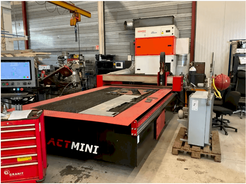 Frontansicht der ACT MINI 3015PW Maschine
