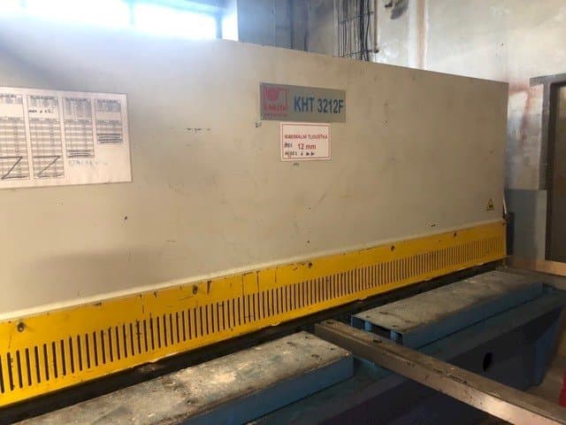 Frontansicht der KNUTH KHT 3212 F Maschine