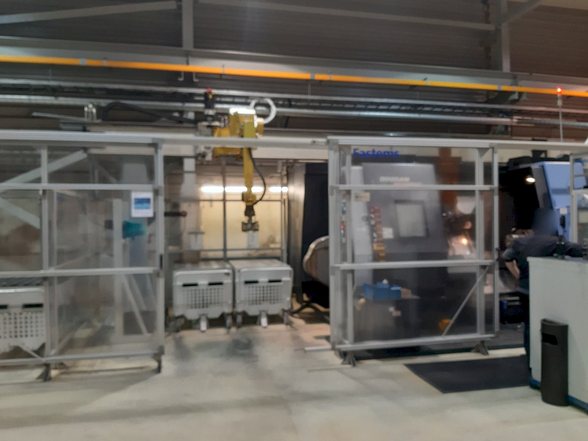 Frontansicht der Fastems RPC-70 with Fanuc M-710iC  Maschine
