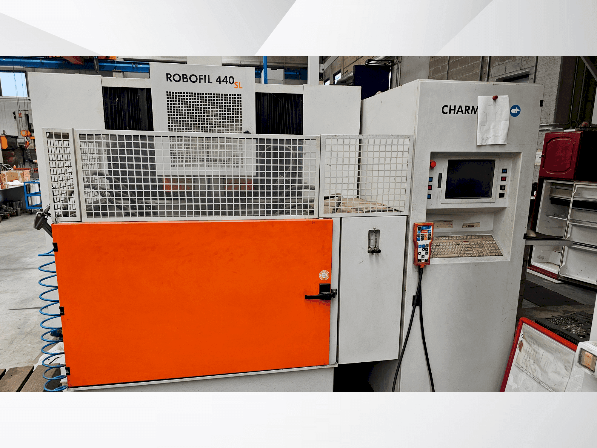 Frontansicht der CHARMILLES Robofil 440SL Maschine