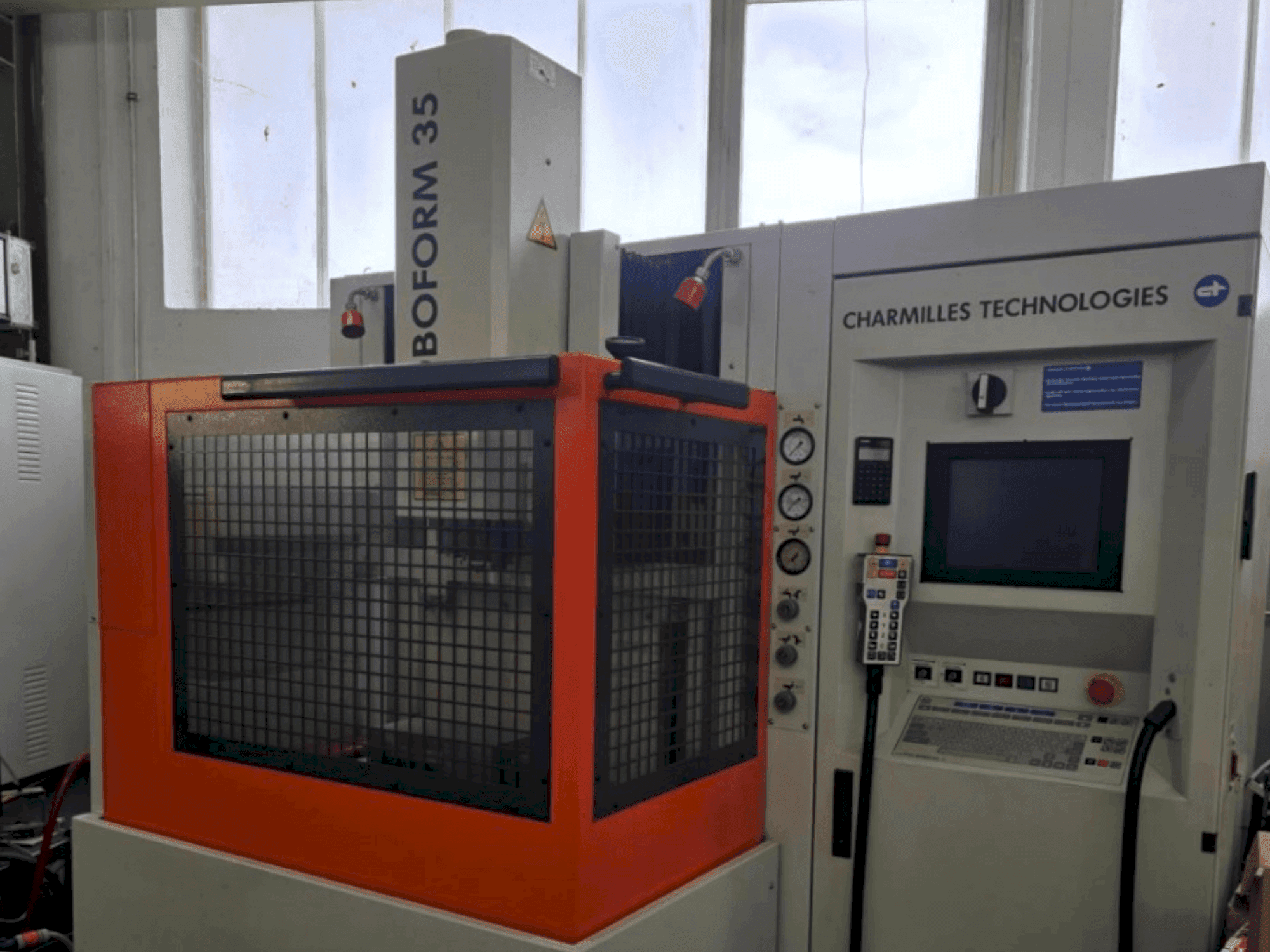 Frontansicht der CHARMILLES Roboform 35  Maschine