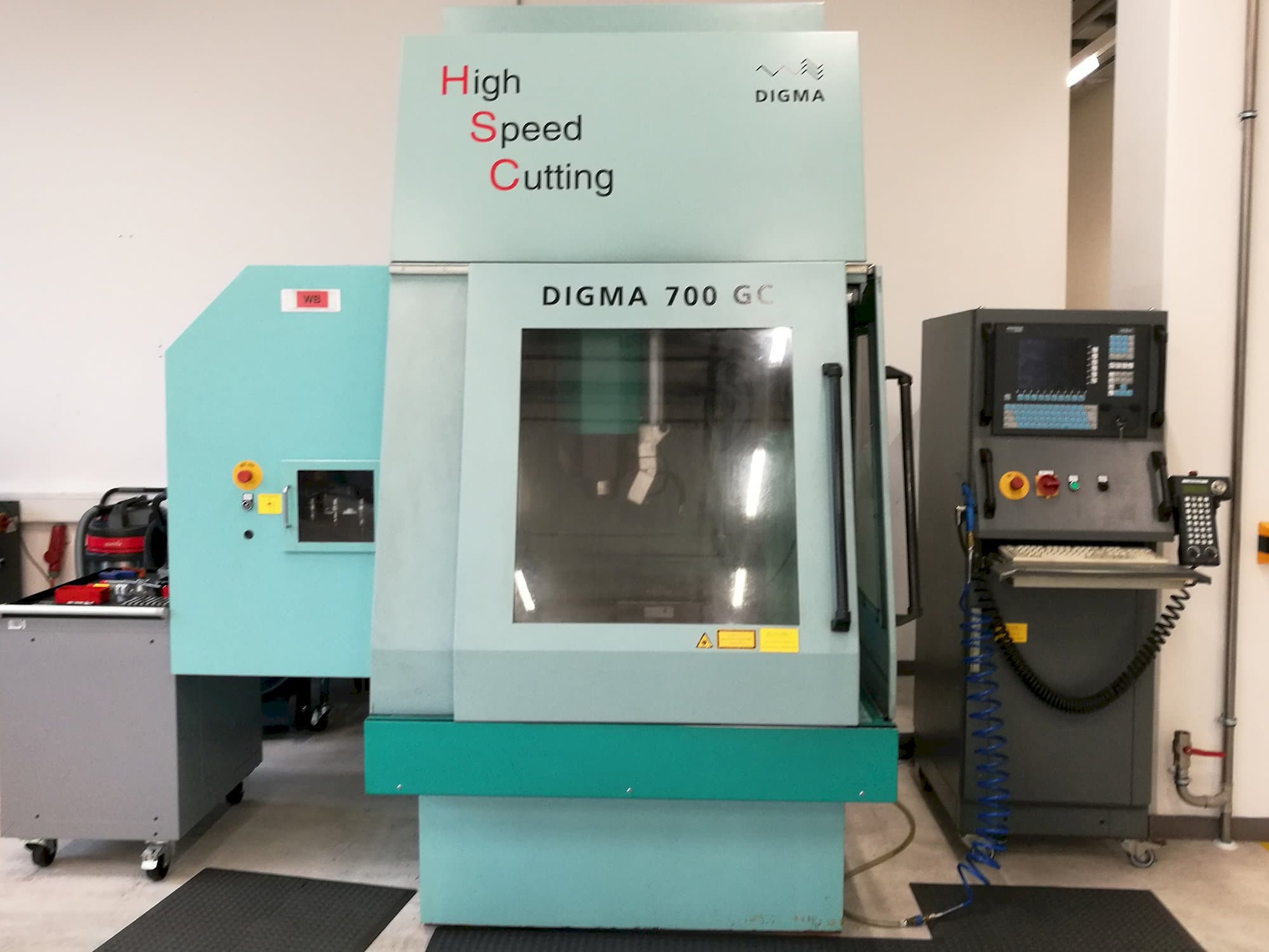 Frontansicht der DIGMA 700 GC Maschine