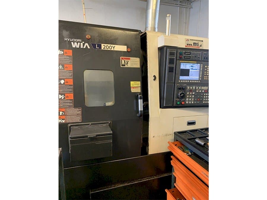 Frontansicht der Hyundai Wia L200Y Maschine