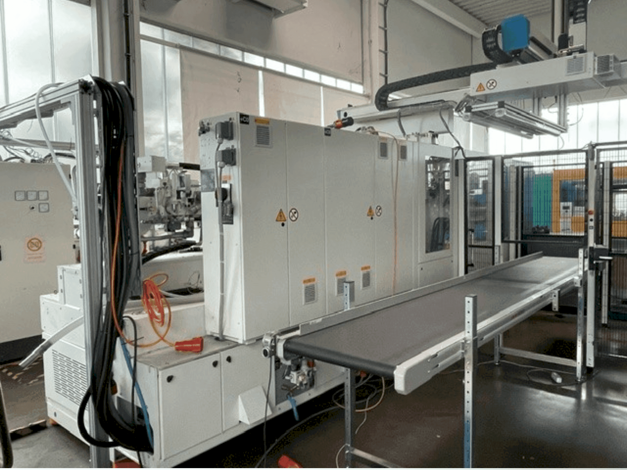 Frontansicht der Krauss Maffei 300-1400 CX MC6  Maschine