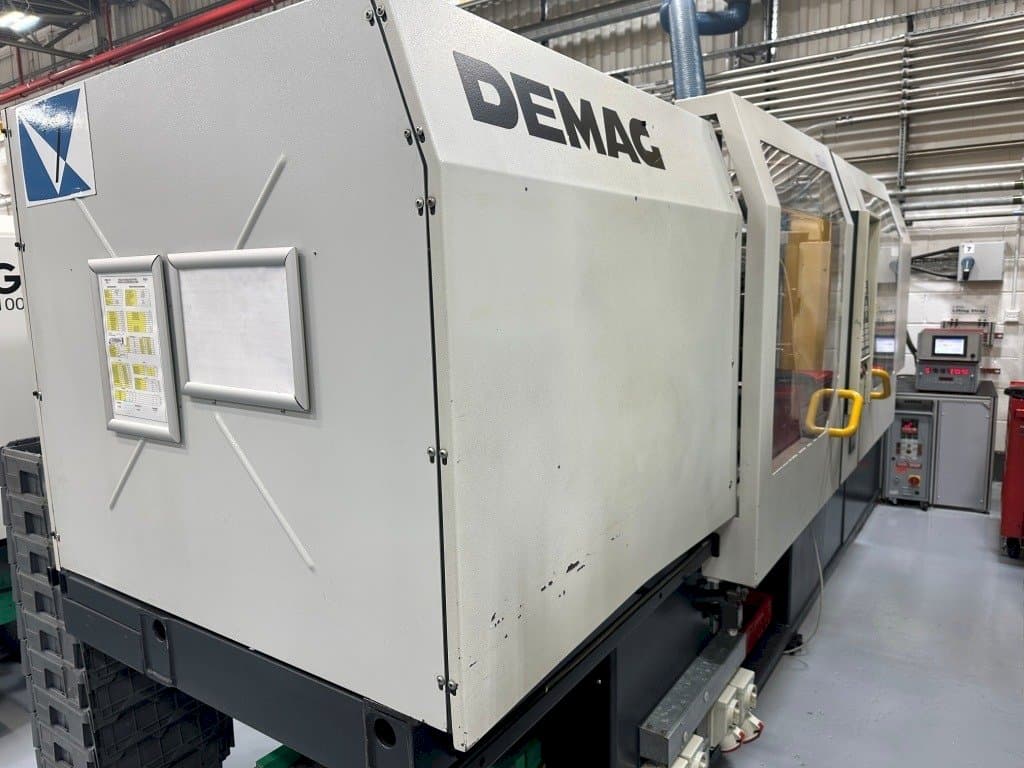 Linke Seitenansicht der DEMAG Ergotech System 1100-200 Maschine