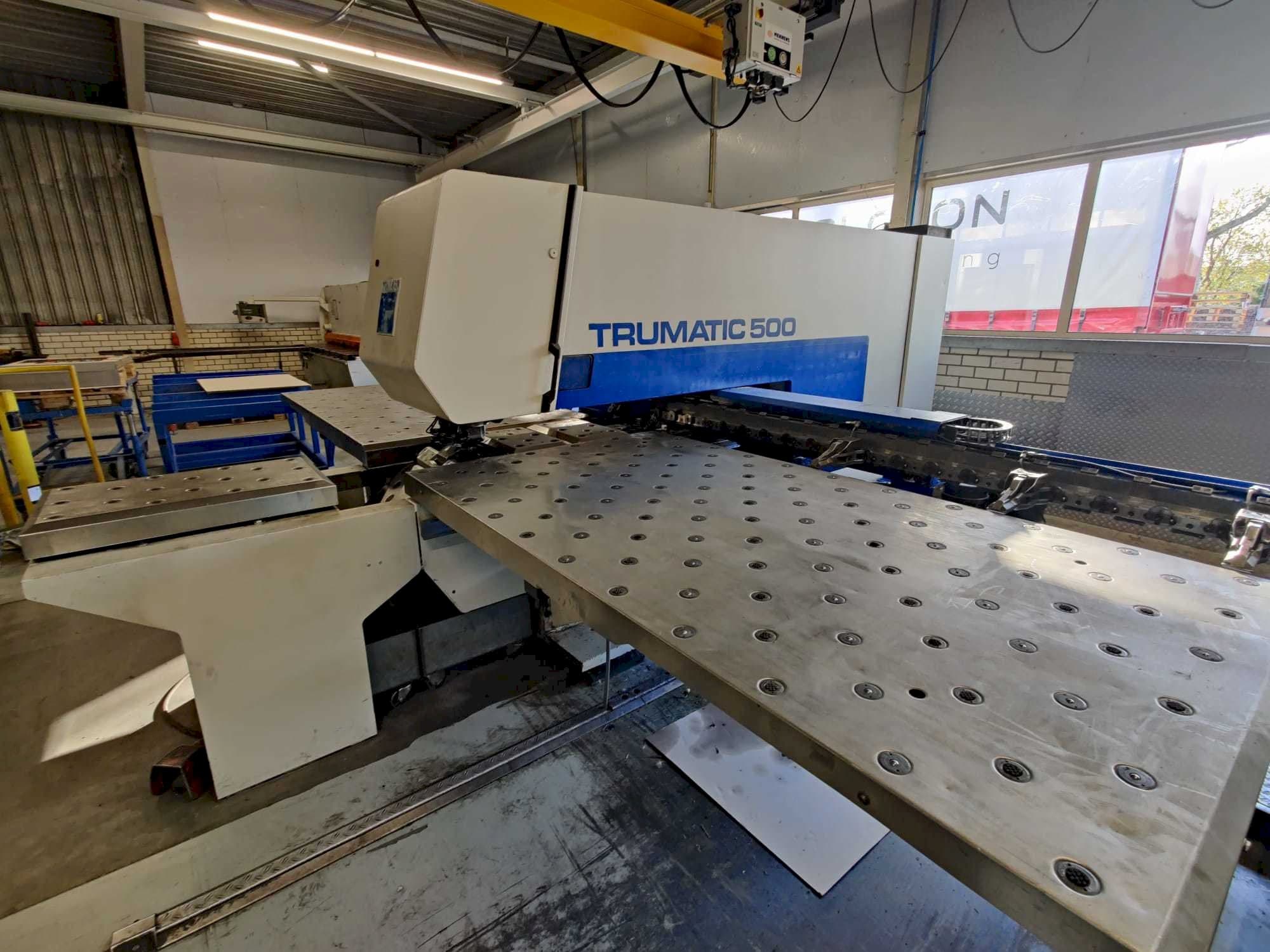 Frontansicht der Trumpf Trumatic 500  Maschine