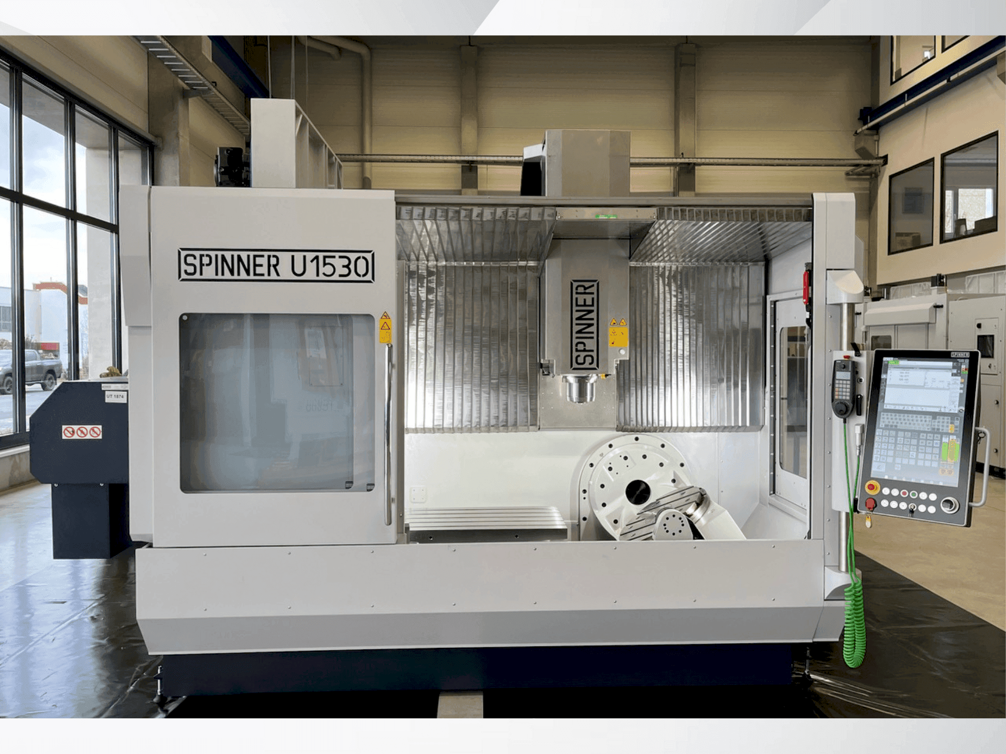 Frontansicht der SPINNER U5-1530  Maschine