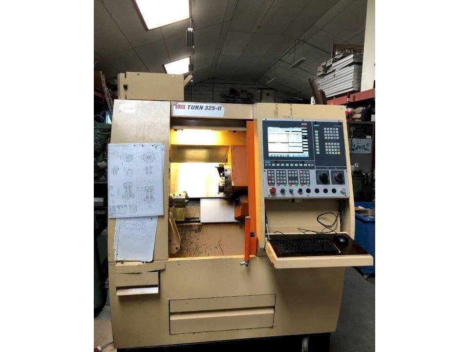 Frontansicht der EMCO TURN 325-II Maschine