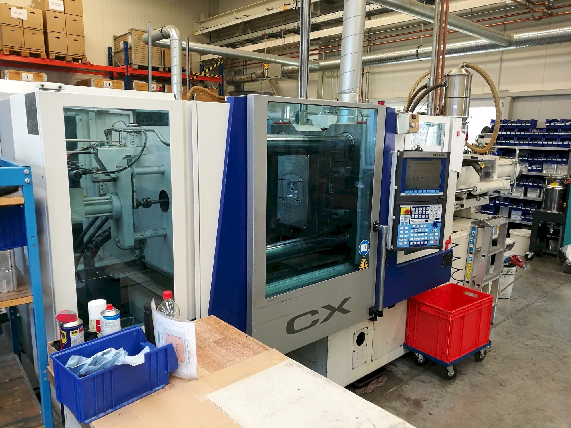 Frontansicht der Krauss Maffei 160-1000 CX Maschine