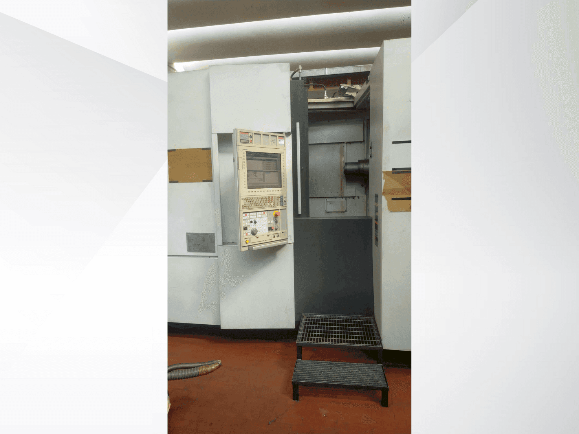 Frontansicht der MORI SEIKI NH 5000/40 DCG Maschine