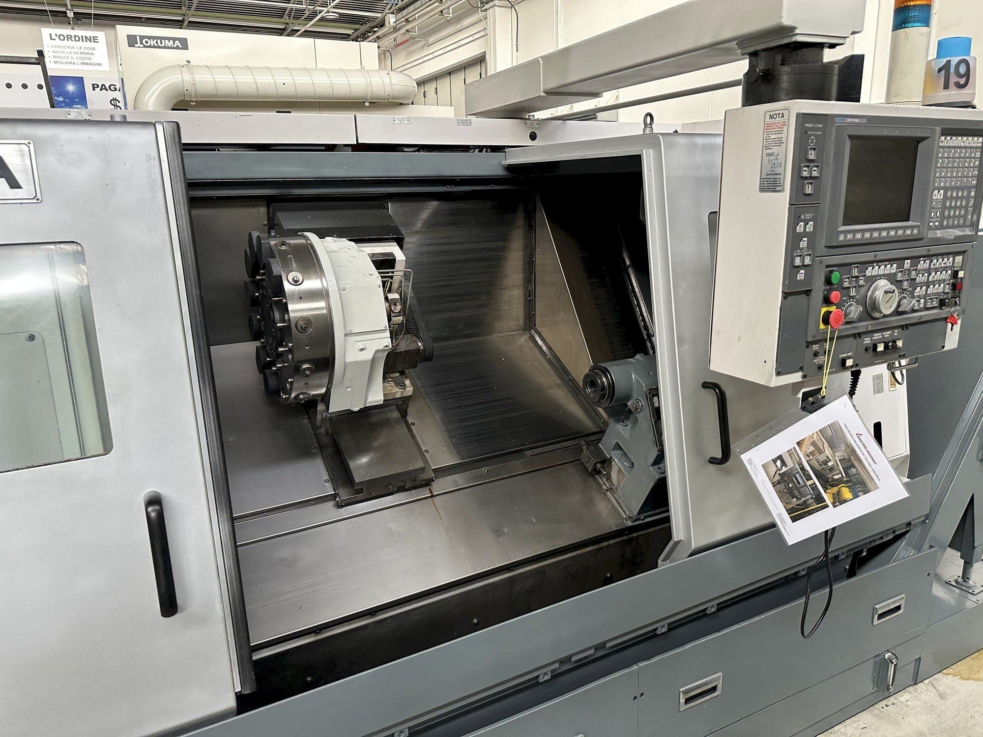 Arbeitsraum der Okuma LB 300 MC Maschine