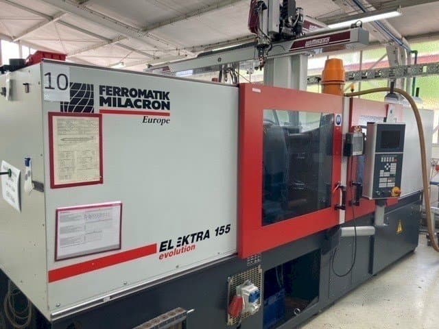 Frontansicht der FERROMATIK MILACRON EE 155 Maschine