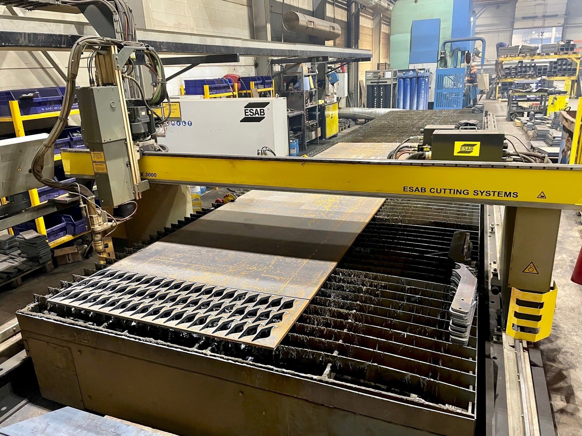 Frontansicht der ESAB Combirex DX 3000  Maschine