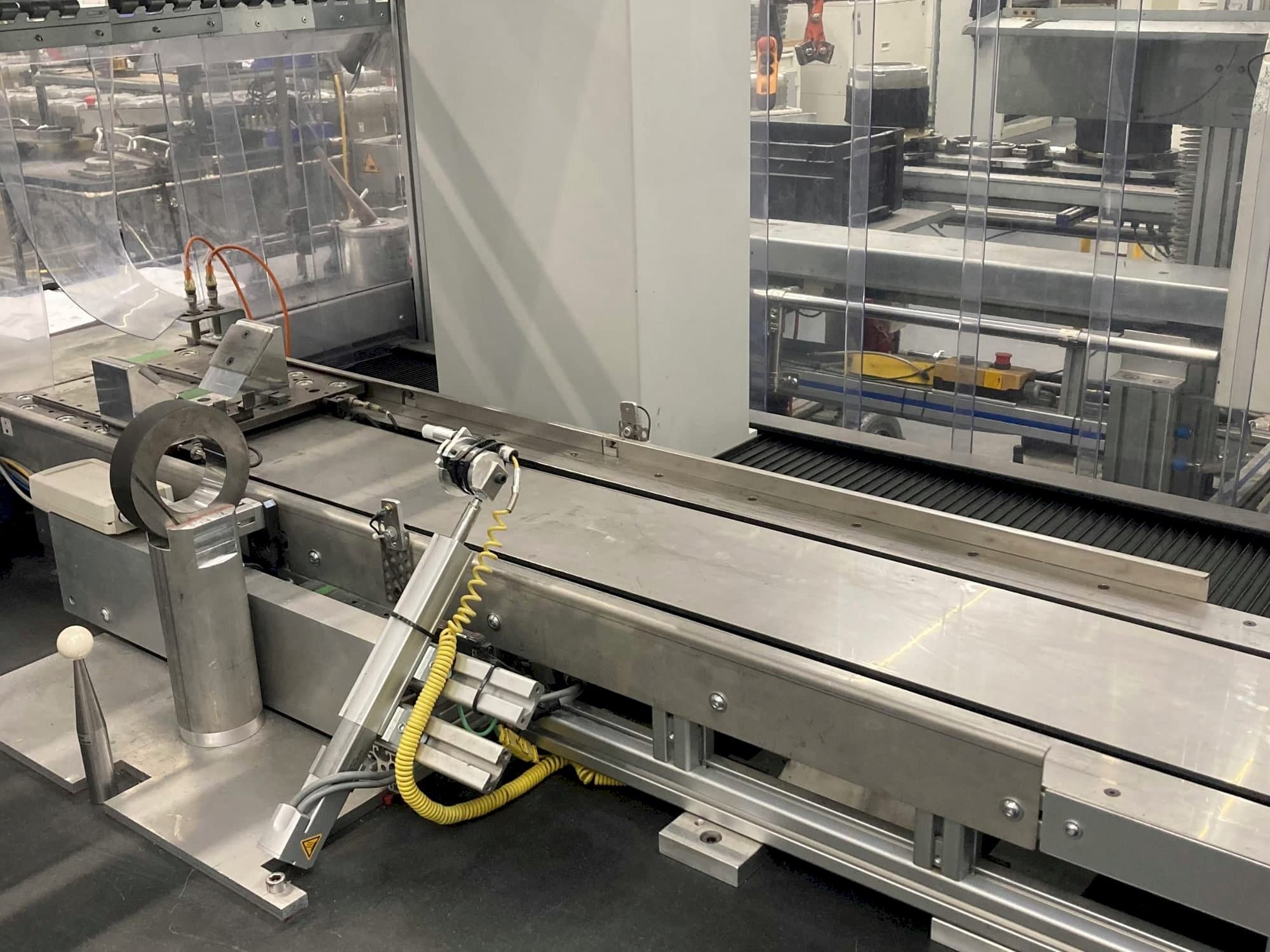 Frontansicht der Mora Primus 7107 Maschine