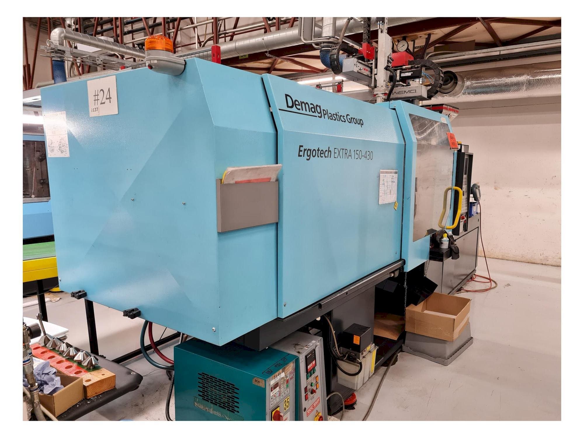 Frontansicht der DEMAG Ergotech EXTRA 150-430 Maschine