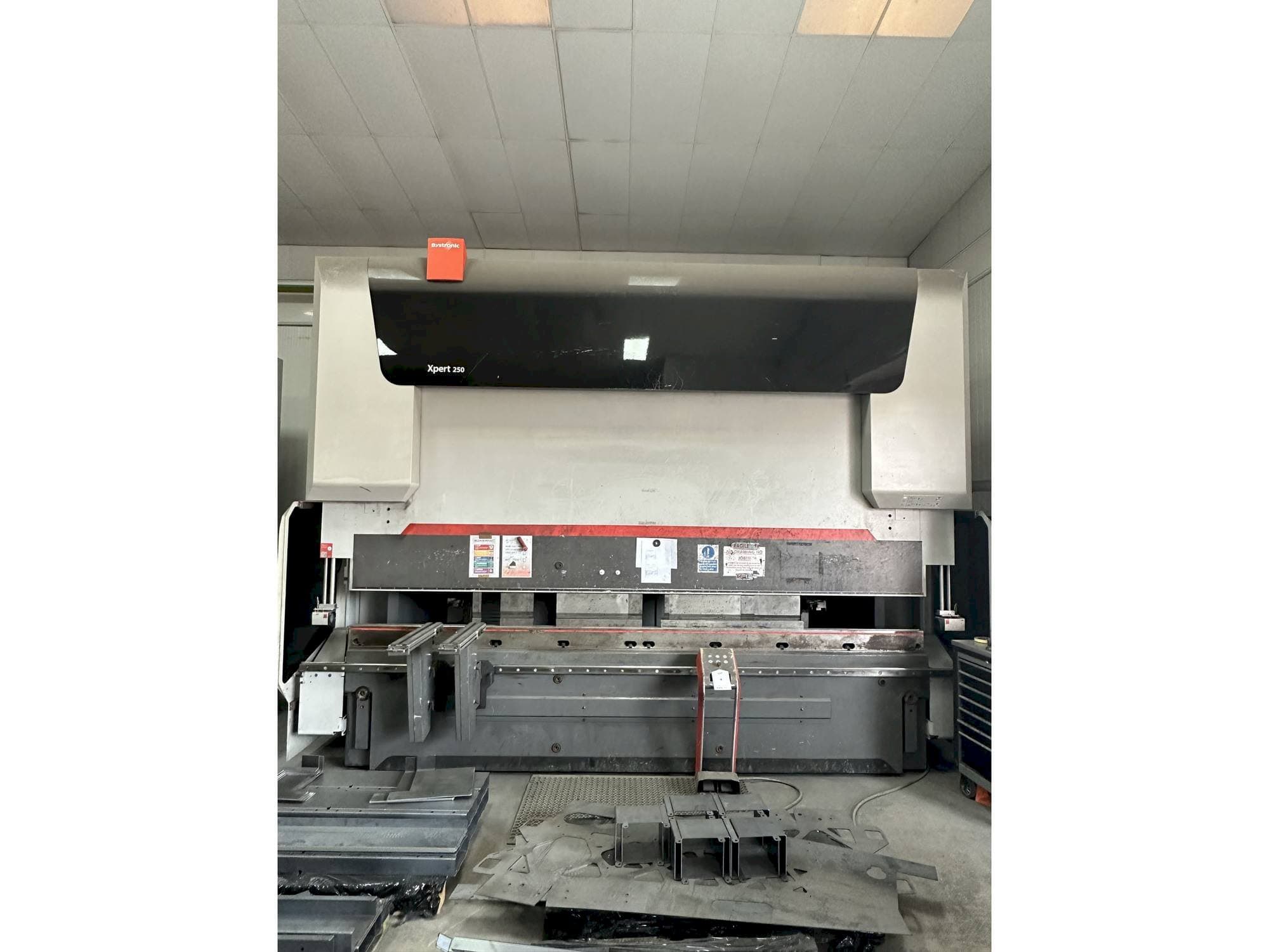 Frontansicht der Bystronic Xpert 250/4100  Maschine