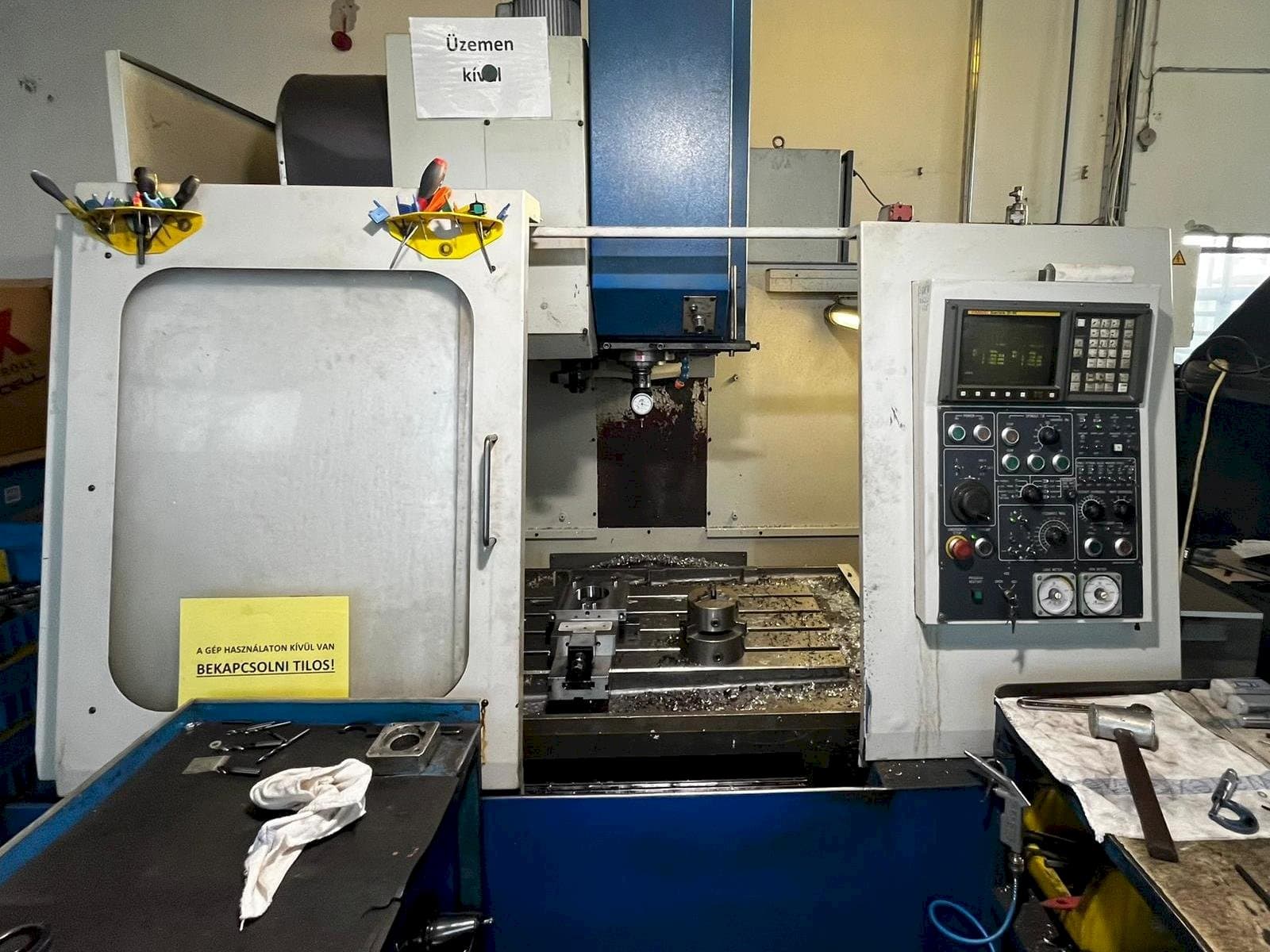 Frontansicht der Kia KV 35C Maschine