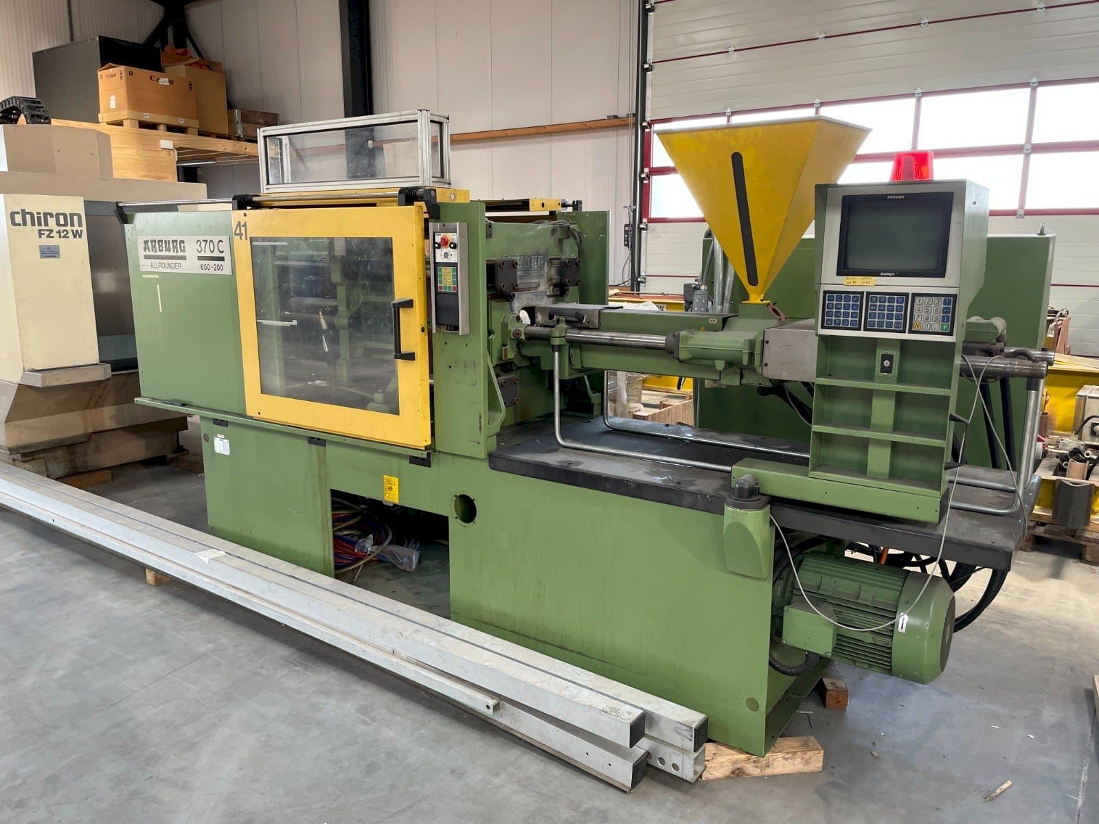 Frontansicht der Arburg ALLROUNDER Centex 370 C 600 - 200 Maschine