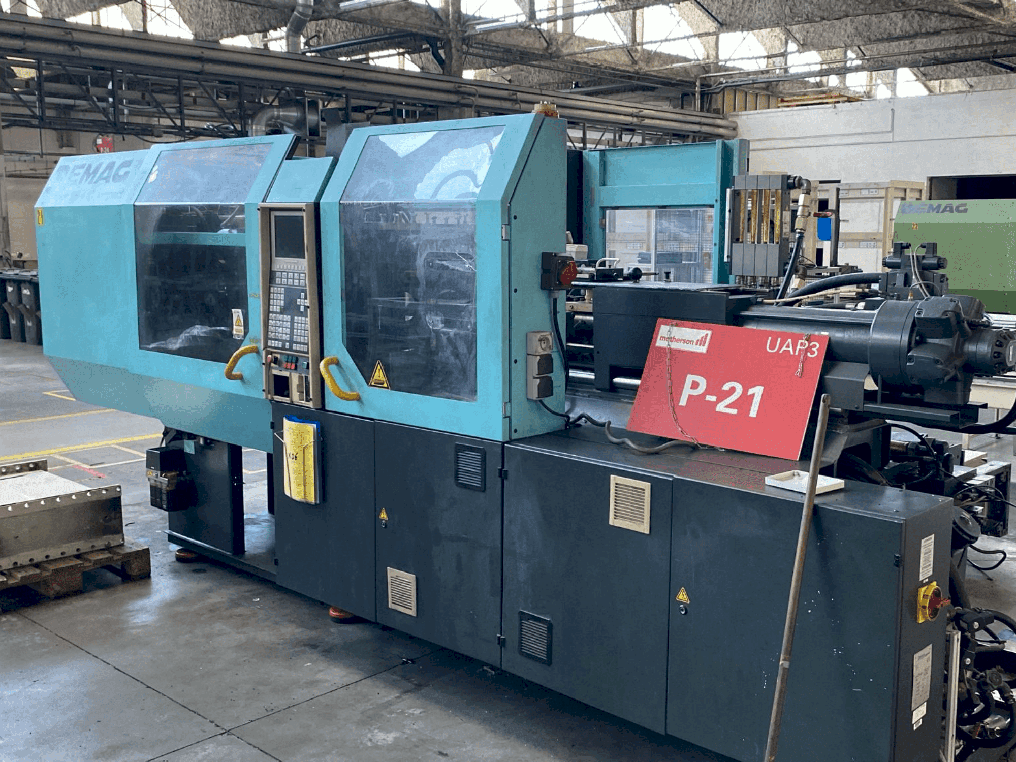 Frontansicht der DEMAG Ergotech Compact 125-440  Maschine