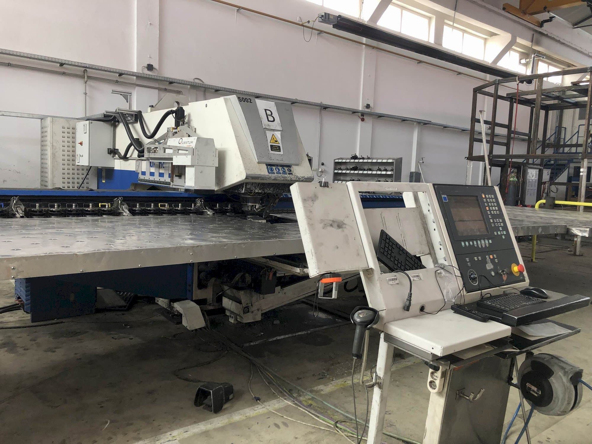 Frontansicht der Trumpf Trupunch 5000  Maschine