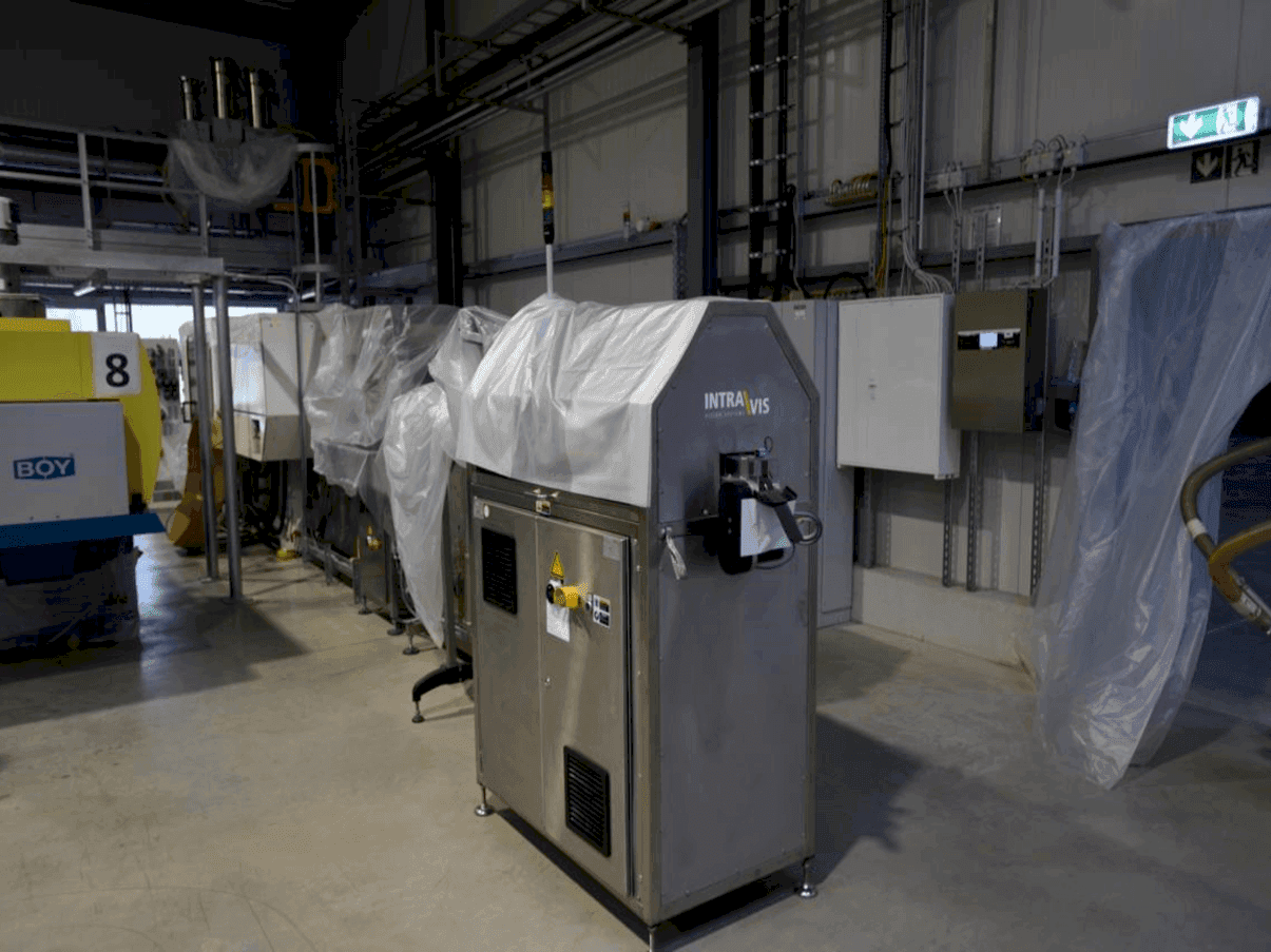 Frontansicht der INTRAVIS Capwatcher 6432 Maschine