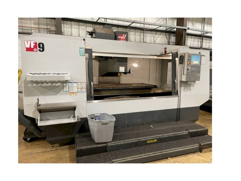 Frontansicht der HAAS VF-9 Maschine