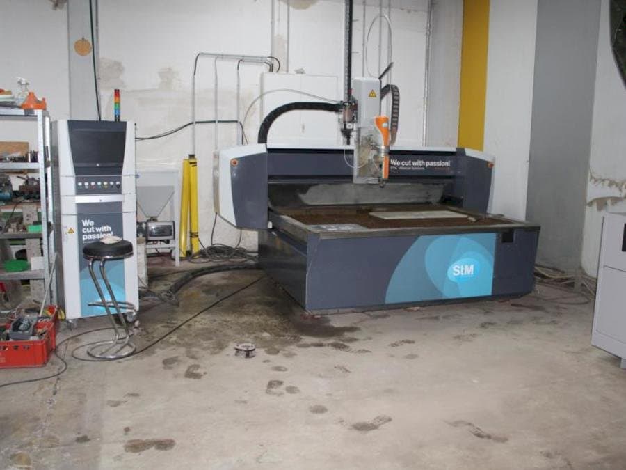 Frontansicht der STM PremiumCut 3D 68 Maschine