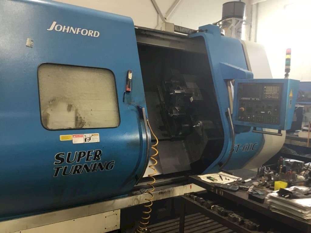 Frontansicht der Johnford ST-60C Maschine