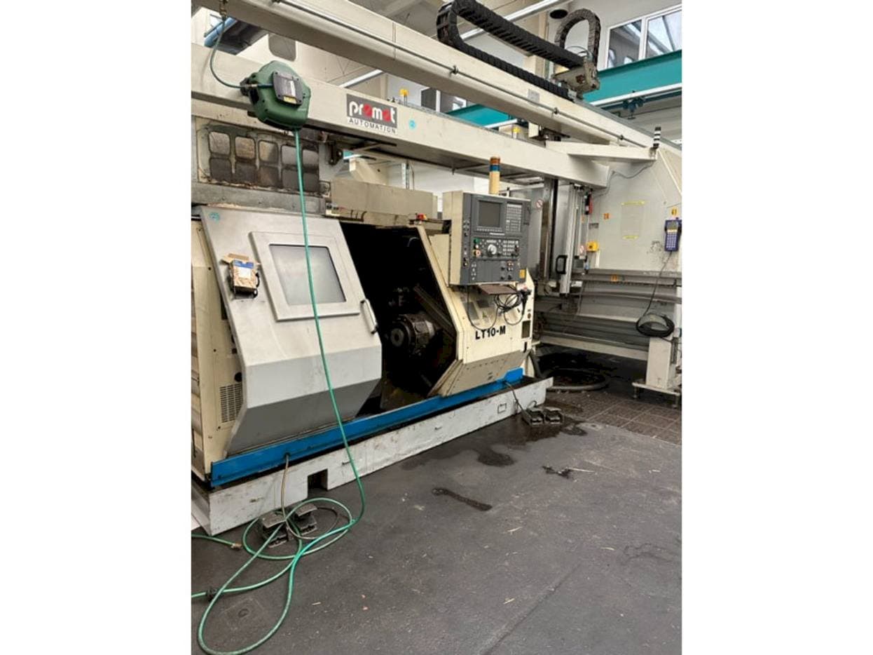 Frontansicht der Okuma LT10  Maschine