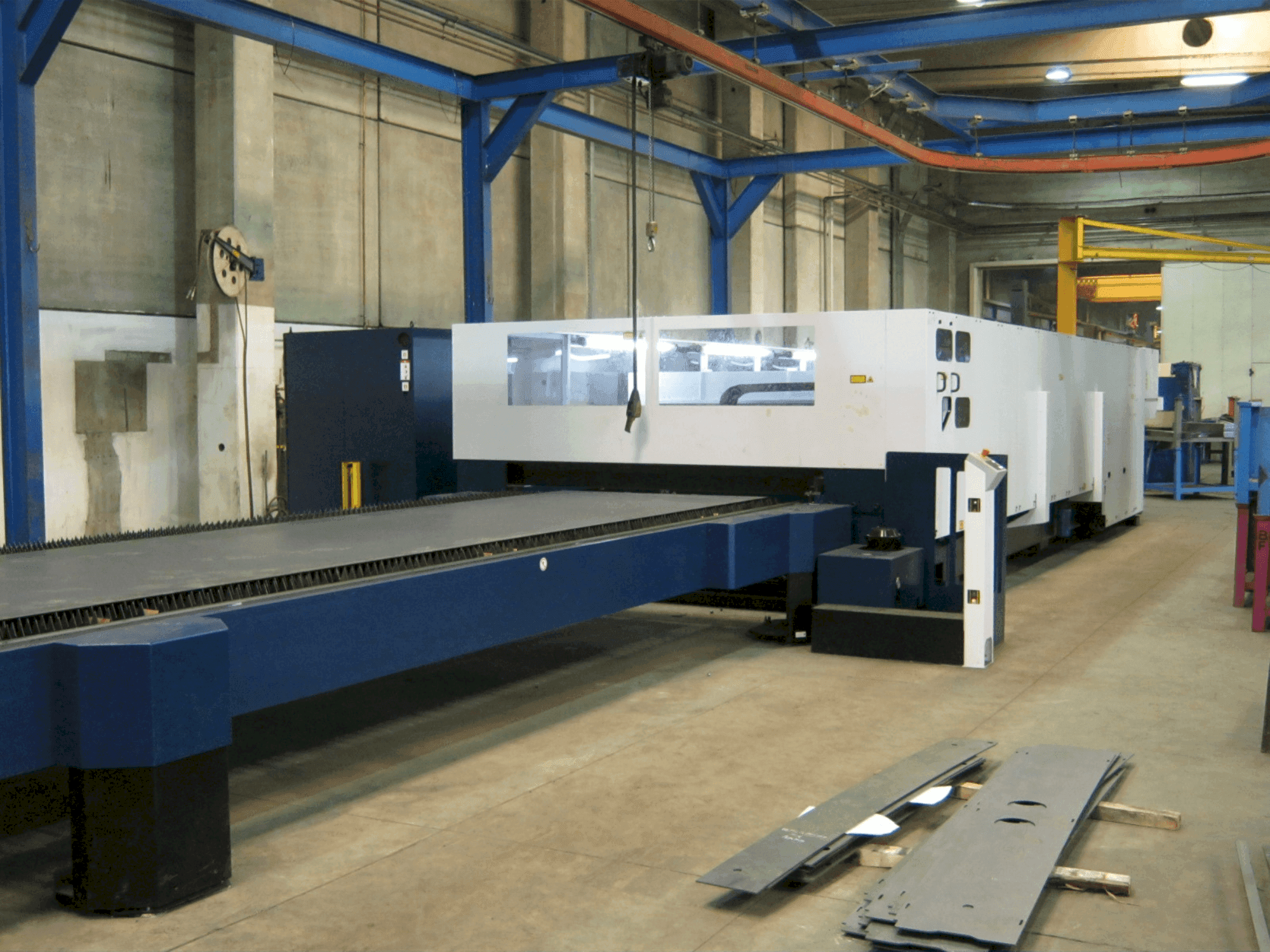 Frontansicht der TRUMPF TruLaser 3060 Maschine