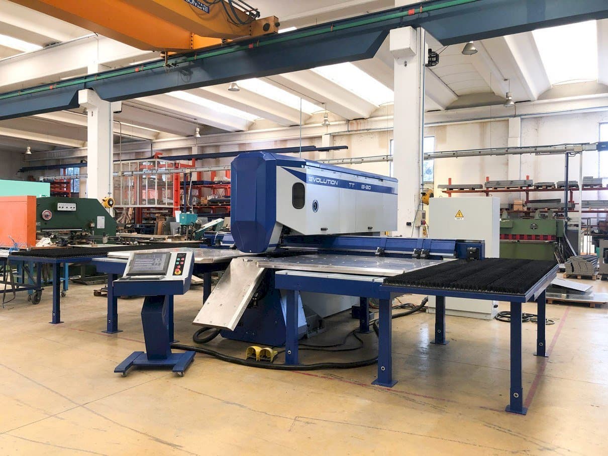 Frontansicht der TECHNOLOGY EVOLUTION TT Maschine